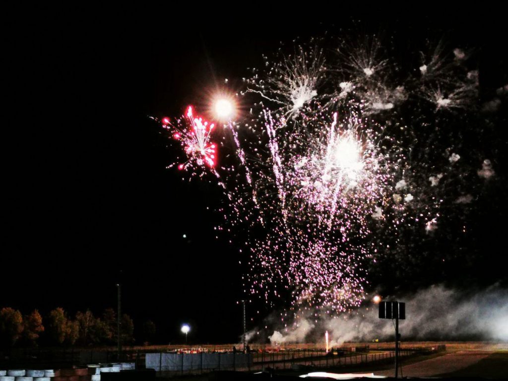 Feuerwerk über dem Motodrom Belleben